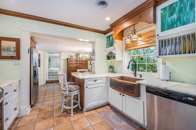 605 Ann Street, Mount Pleasant, SC 29464