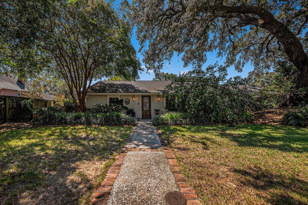 605 Ann Street, Mount Pleasant, SC 29464