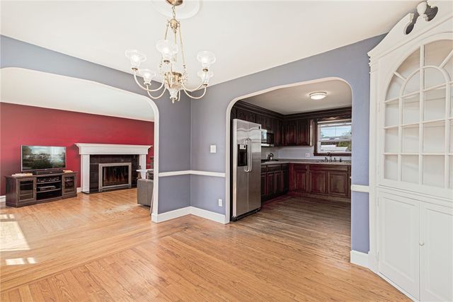 8 Somerset Road, Cranston, RI 02910