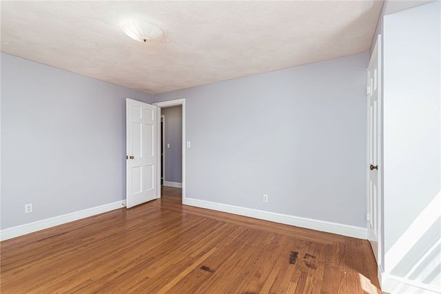 8 Somerset Road, Cranston, RI 02910