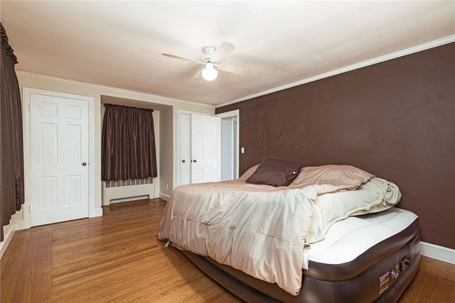 8 Somerset Road, Cranston, RI 02910