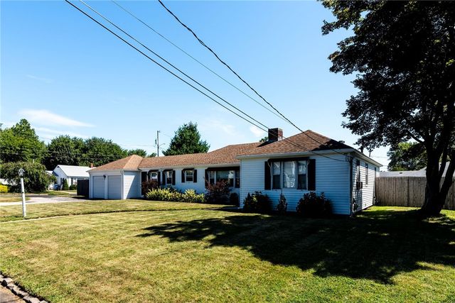 8 Somerset Road, Cranston, RI 02910
