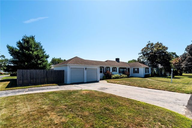 8 Somerset Road, Cranston, RI 02910