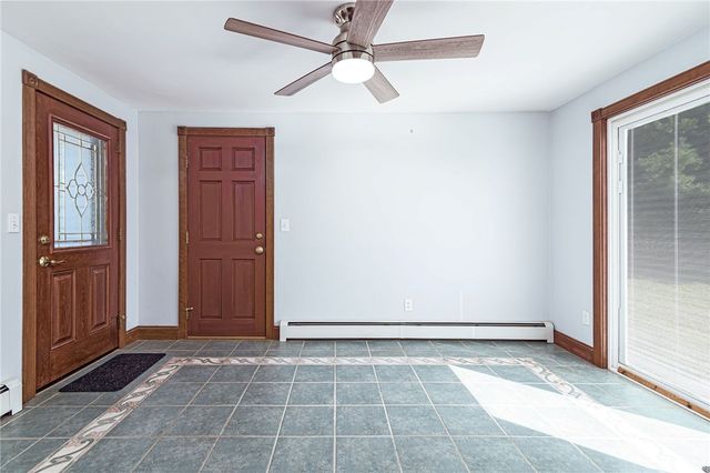 8 Somerset Road, Cranston, RI 02910