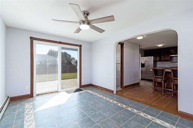 8 Somerset Road, Cranston, RI 02910
