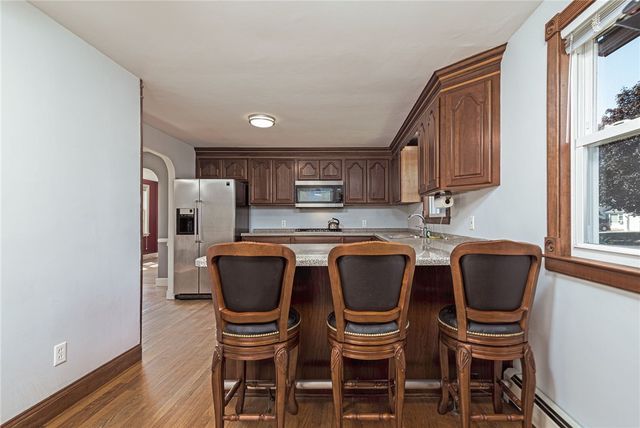 8 Somerset Road, Cranston, RI 02910