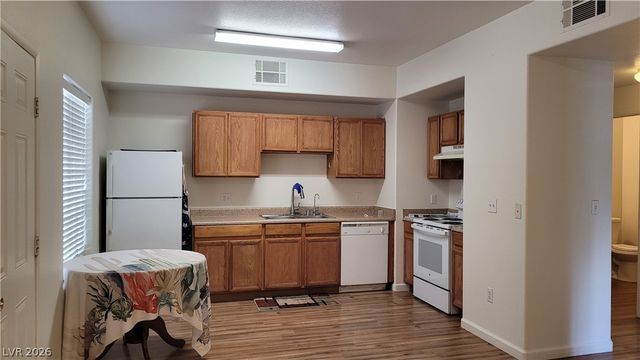 2151 Hussium Hills Street 104, Las Vegas, NV 89108