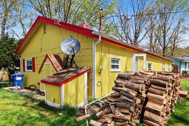 12192 Riverside Drive, White Pigeon, MI 49099