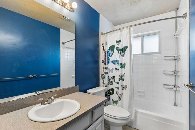 304 Lark Lane, Euless, TX 76039