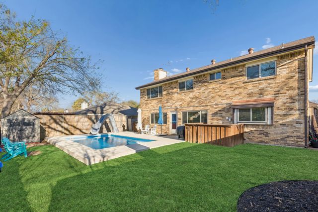 304 Lark Lane, Euless, TX 76039