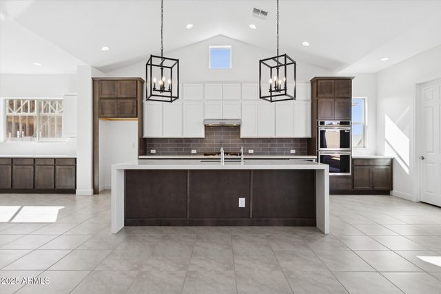 1110 W J WALTZ Way, Apache Junction, AZ 85120