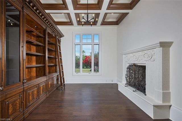 1609 Chinaberry WAY, Naples, FL 34105