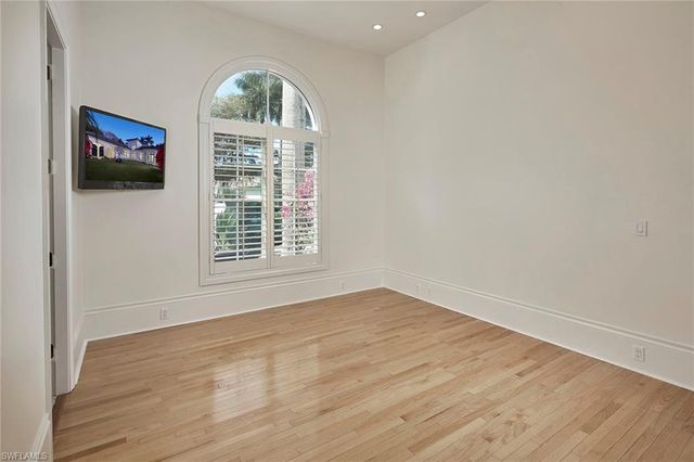 1609 Chinaberry WAY, Naples, FL 34105