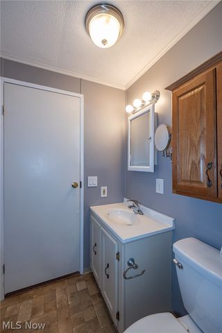 10 Corktree Drive, Olmsted Twp, OH 44138