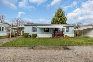 10 Corktree Drive, Olmsted Twp, OH 44138