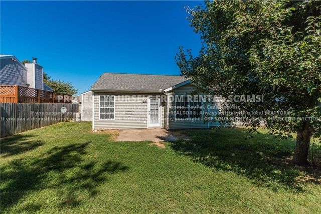 3079 W Essex Drive, Fayetteville, AR 72704