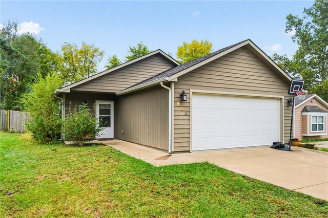 923 Ward Avenue, Lawrence, KS 66044