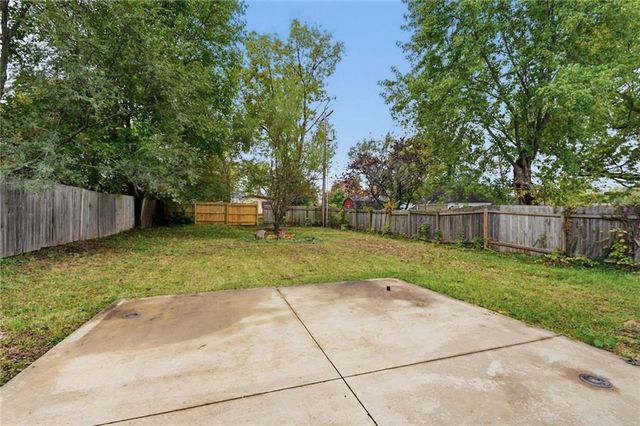 923 Ward Avenue, Lawrence, KS 66044