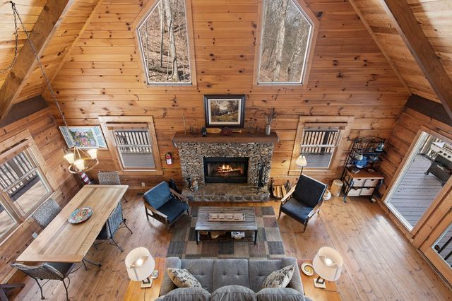 304 Ridge Circle, Blue Ridge, GA 30513