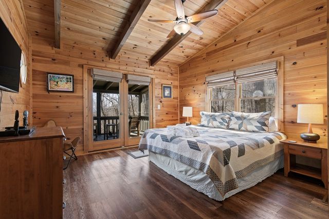 304 Ridge Circle, Blue Ridge, GA 30513