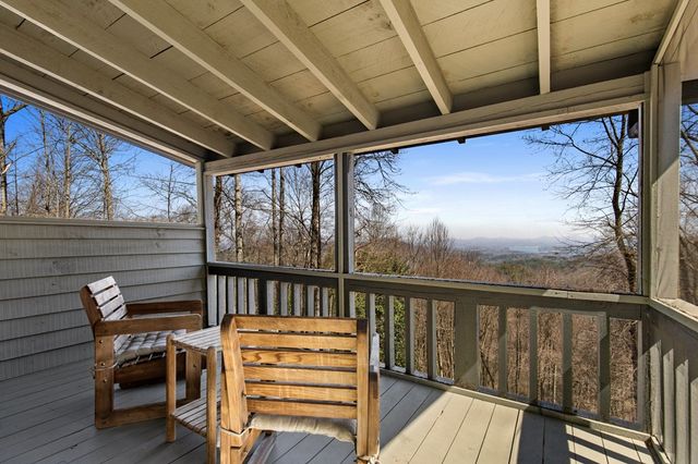 304 Ridge Circle, Blue Ridge, GA 30513