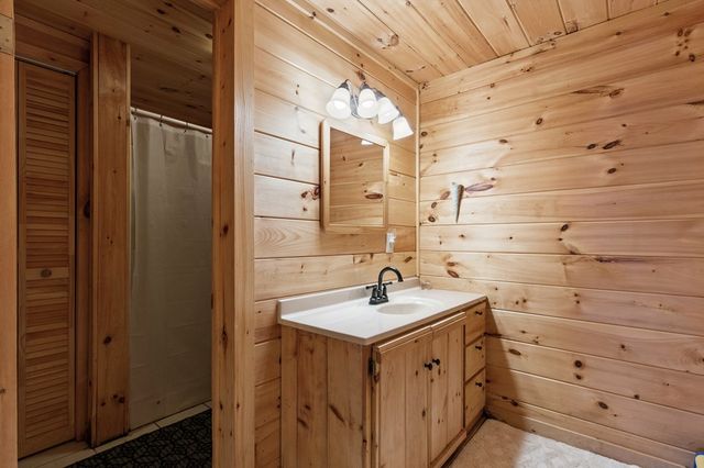 304 Ridge Circle, Blue Ridge, GA 30513