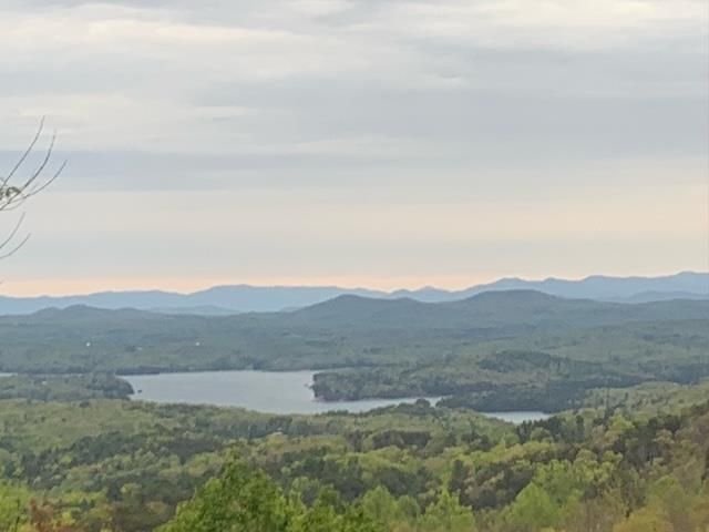 304 Ridge Circle, Blue Ridge, GA 30513