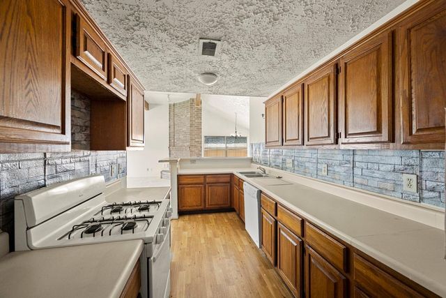 12007 Mountain Ridge, Houston, TX 77043