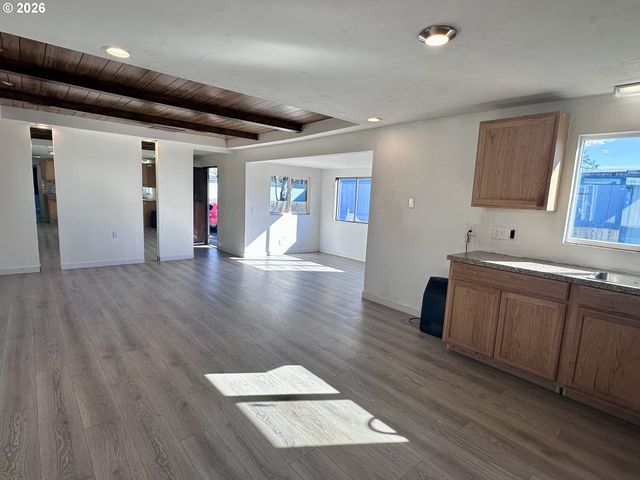 4475 DAISY St, Springfield, OR 97478