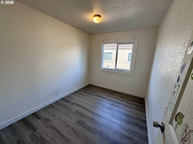 4475 DAISY St, Springfield, OR 97478