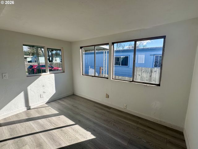 4475 DAISY St, Springfield, OR 97478