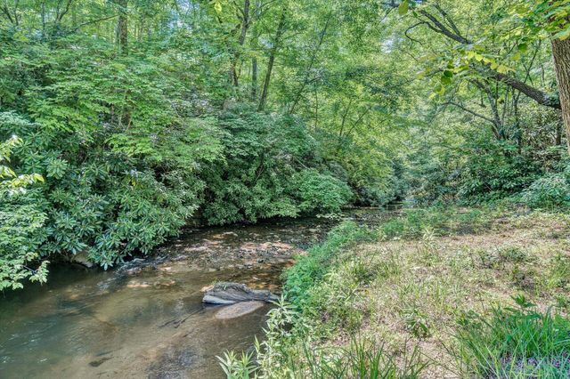 2446 DEER RUN RD, Ferrum, VA 24088