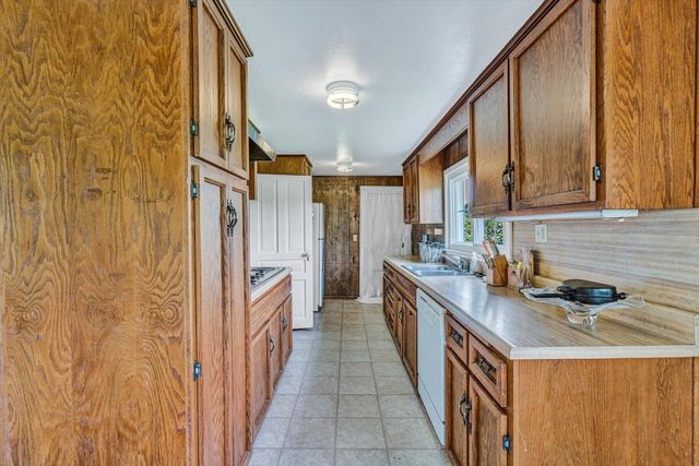 2446 DEER RUN RD, Ferrum, VA 24088