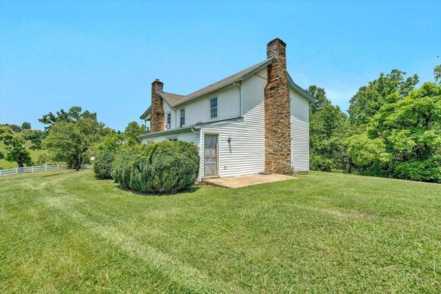 2446 DEER RUN RD, Ferrum, VA 24088