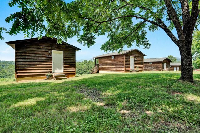 2446 DEER RUN RD, Ferrum, VA 24088