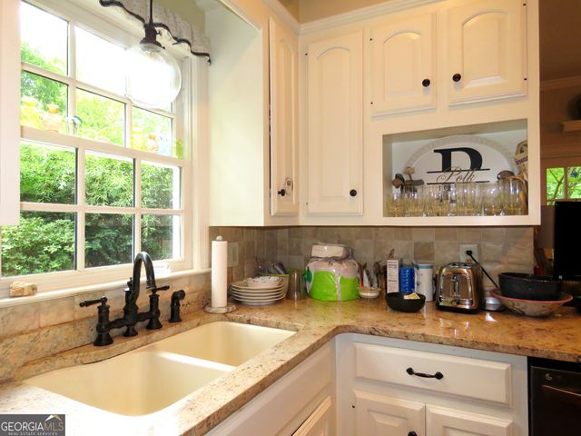 4464 Woodland Brook Drive SE, Atlanta, GA 30339