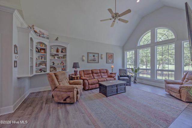 136 Pilot House Drive, Wallace, NC 28466