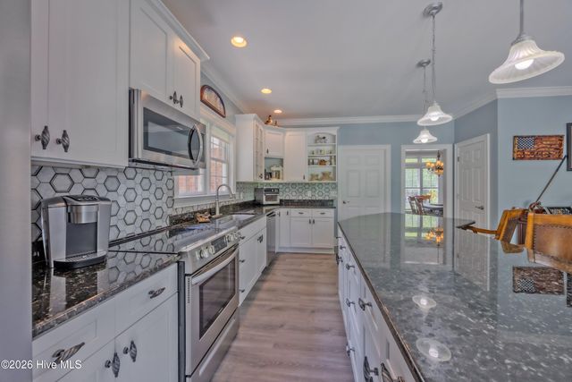 136 Pilot House Drive, Wallace, NC 28466
