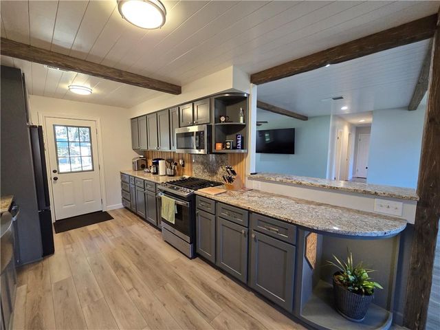 9275 Cottage Park N Drive, Mobile, AL 36695