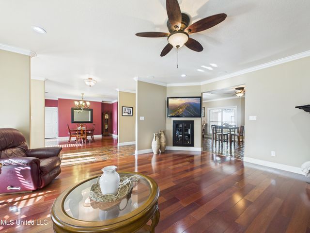 7414 Fountainbleau Road, Ocean Springs, MS 39564