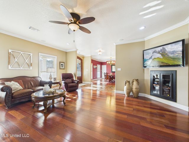 7414 Fountainbleau Road, Ocean Springs, MS 39564