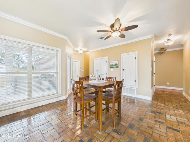 7414 Fountainbleau Road, Ocean Springs, MS 39564