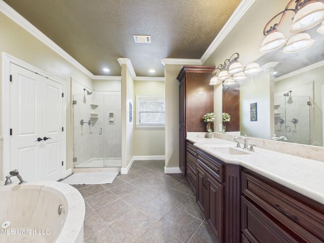 7414 Fountainbleau Road, Ocean Springs, MS 39564