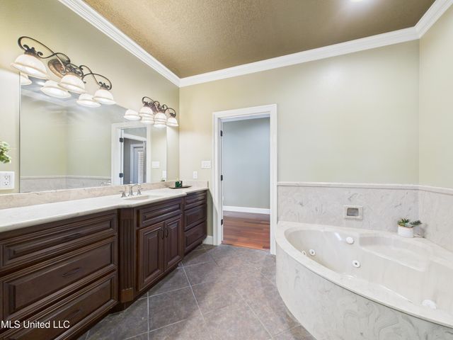 7414 Fountainbleau Road, Ocean Springs, MS 39564