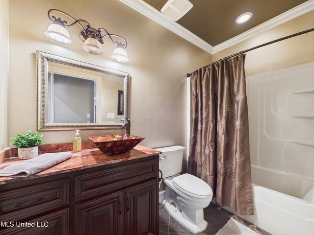 7414 Fountainbleau Road, Ocean Springs, MS 39564