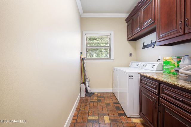 7414 Fountainbleau Road, Ocean Springs, MS 39564