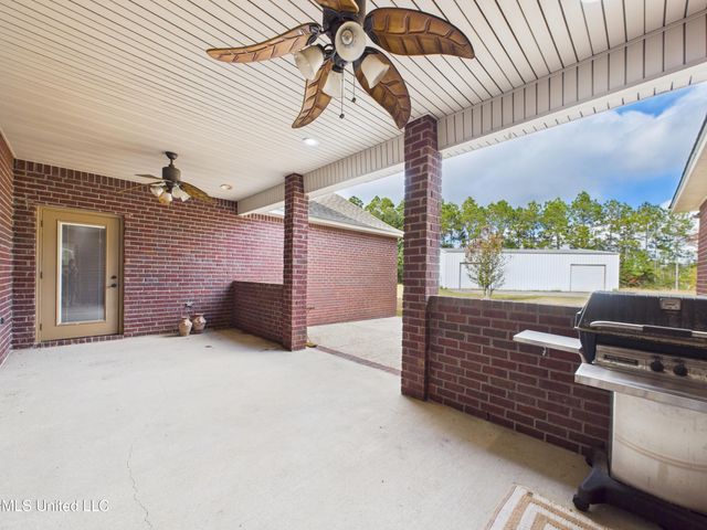 7414 Fountainbleau Road, Ocean Springs, MS 39564