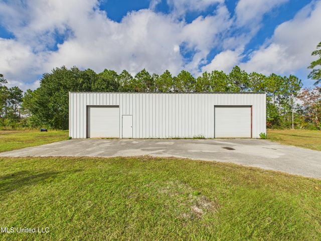 7414 Fountainbleau Road, Ocean Springs, MS 39564