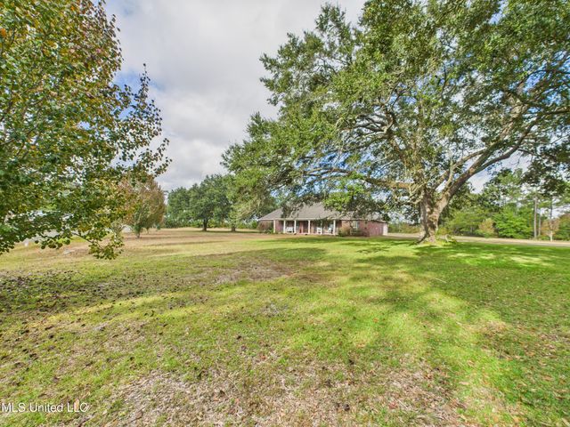 7414 Fountainbleau Road, Ocean Springs, MS 39564