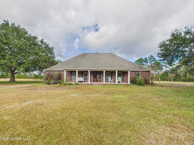 7414 Fountainbleau Road, Ocean Springs, MS 39564